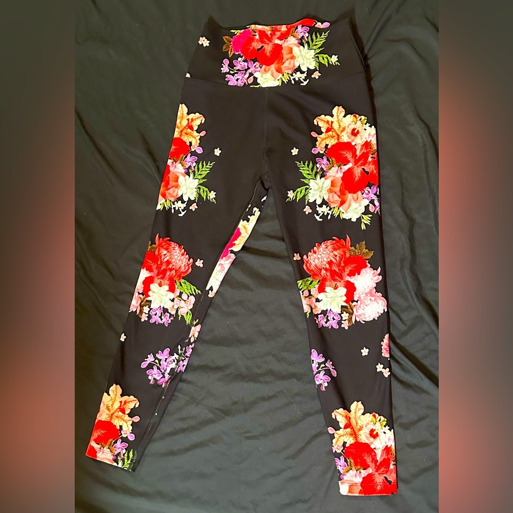 Peloton floral print leggings size medium